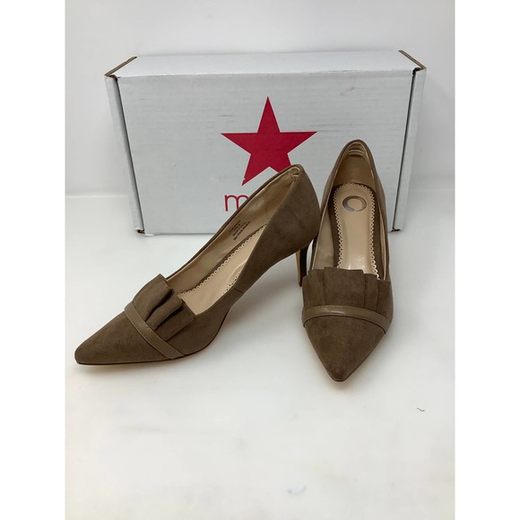 Journee Ruffle Faux Suede Pointed‎ Toe Pumps in Size 8 - Picture 2 of 7